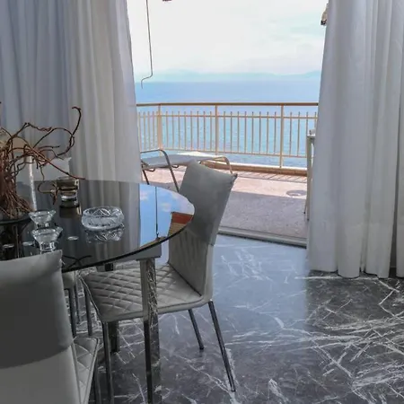 Sunshine House Offering Spectacular Views To Olymp A דירה ניאה אירקליה