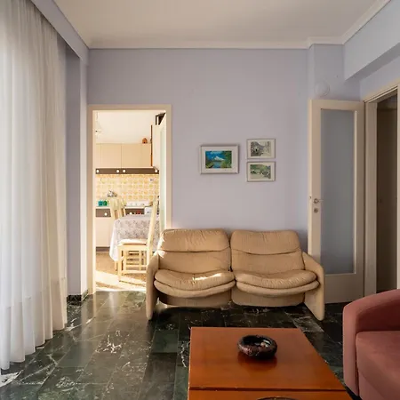 Sunshine House Offering Spectacular Views To Olymp A * Néa Iráklia