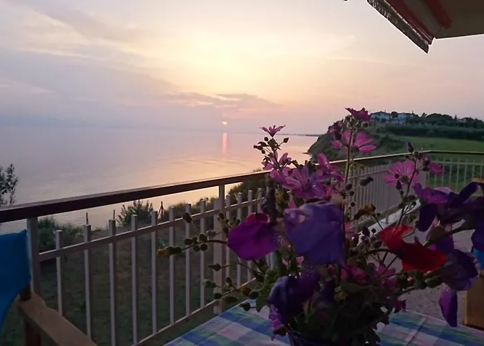 Sunshine House Offering Spectacular Views To Olymp A Daire *